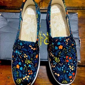 Size 10 Floral Keds